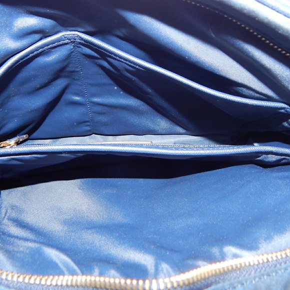 Michael Kors Water Proof Bag - Picture 7 of 8